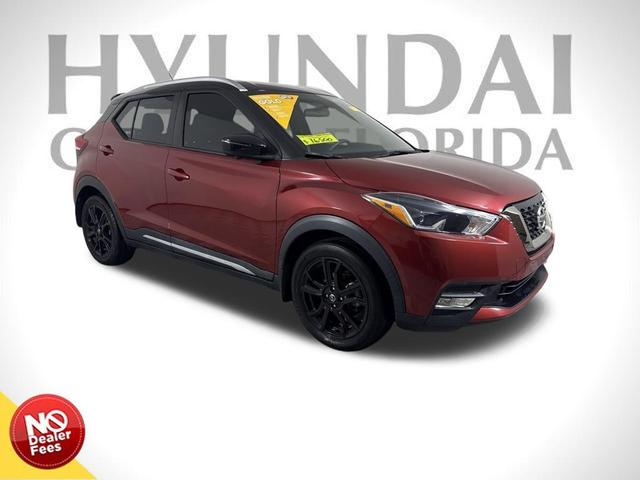 Photo of 2019 Cayenne Red/Super Black Nissan Kicks