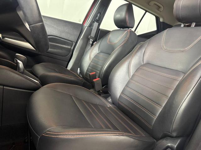 Photo of 2019 Cayenne Red/Super Black Nissan Kicks