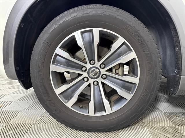 Photo of 2018 Pearl White Nissan Armada
