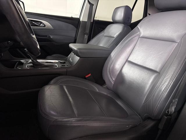 Photo of 2020 Mosaic Black Metallic Chevrolet Traverse