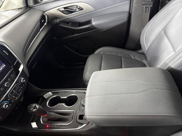 Photo of 2020 Mosaic Black Metallic Chevrolet Traverse