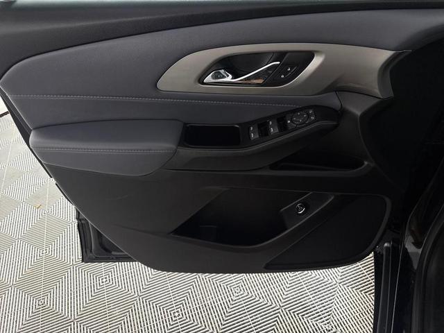 Photo of 2020 Mosaic Black Metallic Chevrolet Traverse