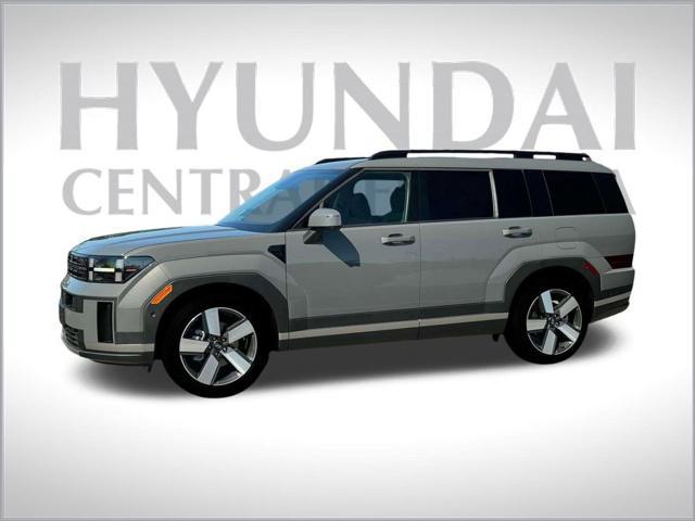 Photo of 2025 Hampton Gray Hyundai SANTA FE