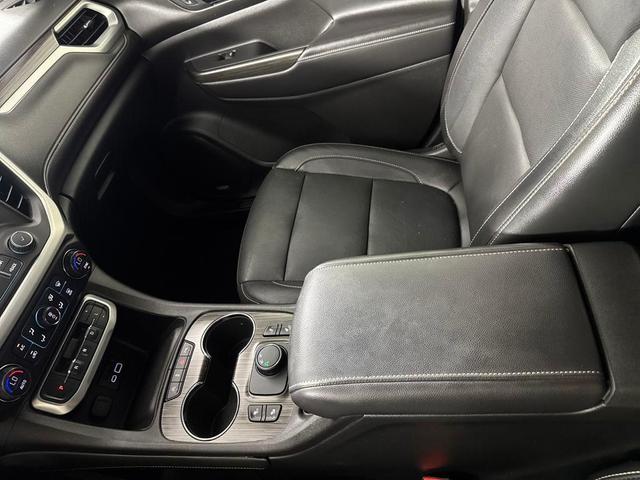 Photo of 2020 Summit White GMC Acadia