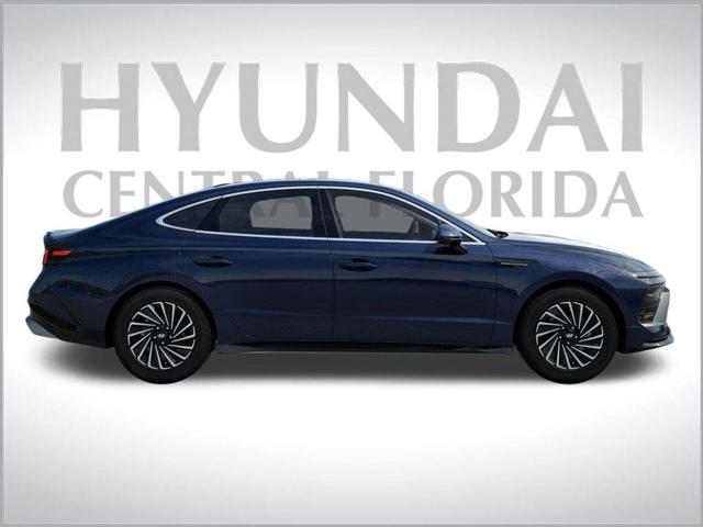 Photo of 2025 Carbon Blue Hyundai SONATA Hybrid