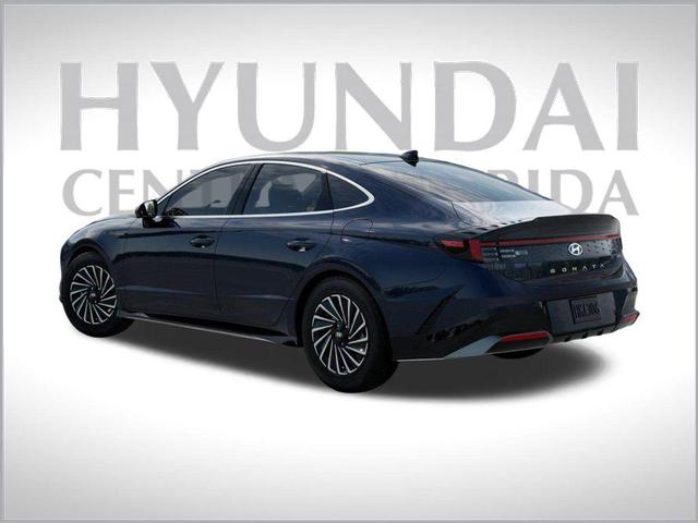 Photo of 2025 Carbon Blue Hyundai SONATA Hybrid