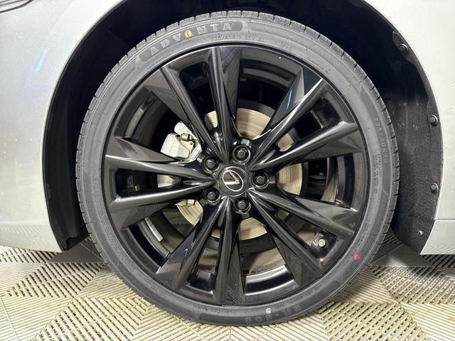 Photo of 2023 Iridium Lexus ES 300h