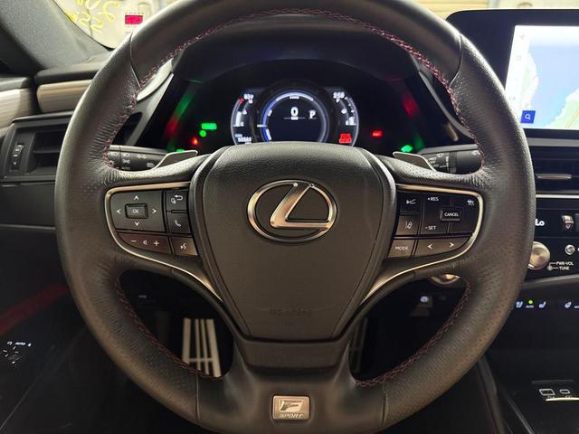Photo of 2023 Iridium Lexus ES 300h