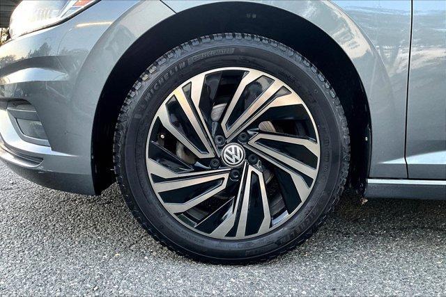 Photo of 2019 Platinum Gray Metallic Volkswagen Jetta