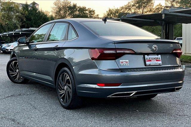 Photo of 2019 Platinum Gray Metallic Volkswagen Jetta