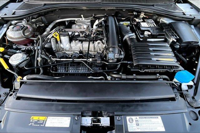 Photo of 2019 Platinum Gray Metallic Volkswagen Jetta