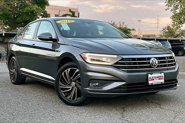 Photo of 2019 Platinum Gray Metallic Volkswagen Jetta