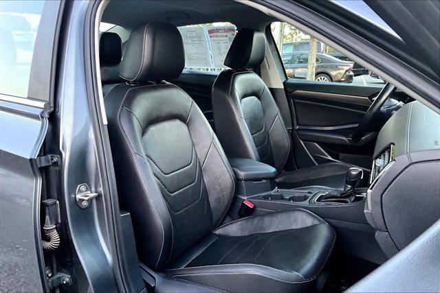 Photo of 2019 Platinum Gray Metallic Volkswagen Jetta