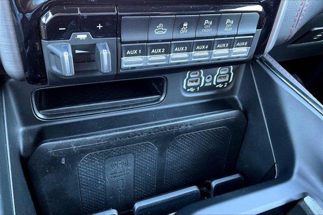 Photo of 2023 Billet Silver Metallic Clearcoat RAM 1500