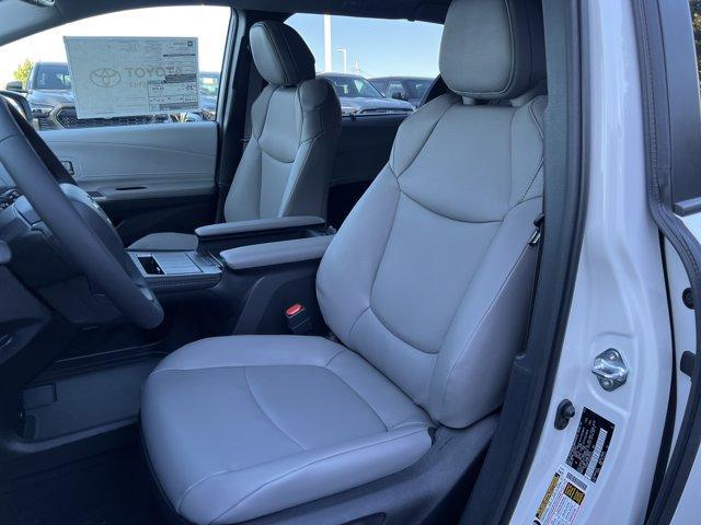 Photo of 2025 Wind Chill Pearl Toyota Sienna
