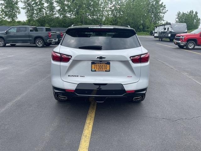 Photo of 2022 Silver Ice Metallic Chevrolet Blazer
