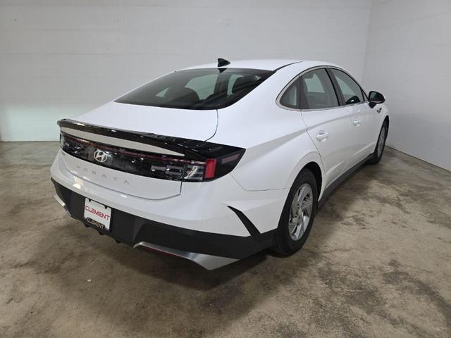 Photo of 2025 White Hyundai SONATA