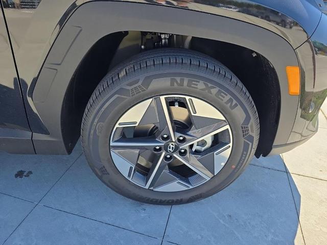 Photo of 2025 Ash Black Hyundai TUCSON Hybrid