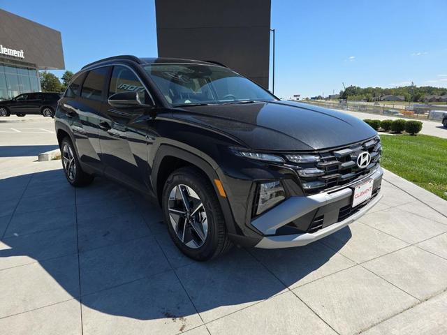 Photo of 2025 Ash Black Hyundai TUCSON Hybrid