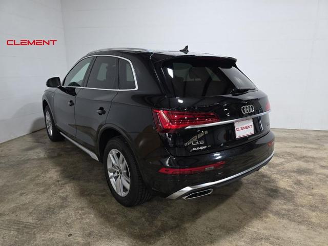 Photo of 2022 Mythos Black Metallic Audi Q5