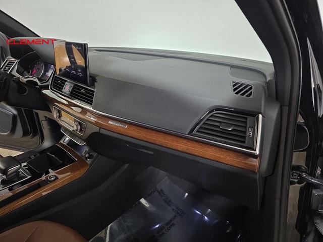 Photo of 2022 Mythos Black Metallic Audi Q5