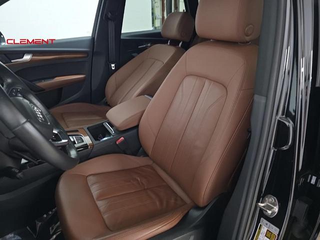 Photo of 2022 Mythos Black Metallic Audi Q5