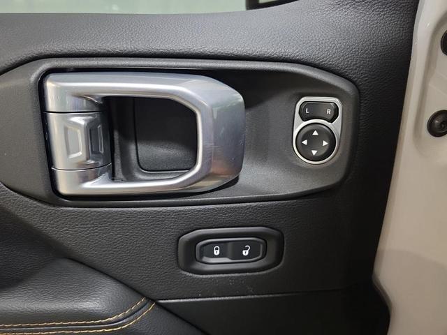 Photo of 2020 Bright White Clearcoat Jeep Wrangler Unlimited