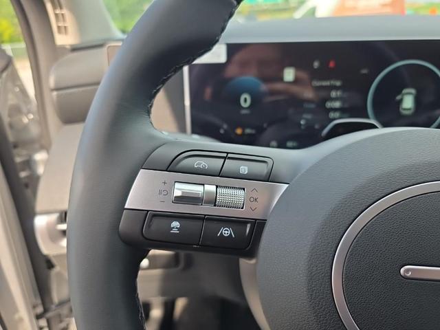 Photo of 2025 Shimmering Silver Hyundai TUCSON