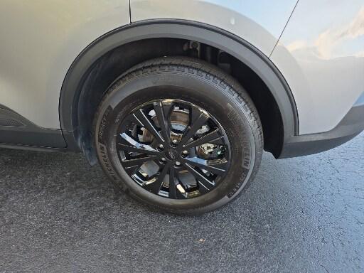 Photo of 2024 Iconic Silver Metallic Ford Escape