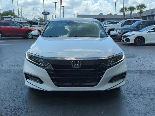 Photo of 2018 Platinum White Pearl Honda Accord