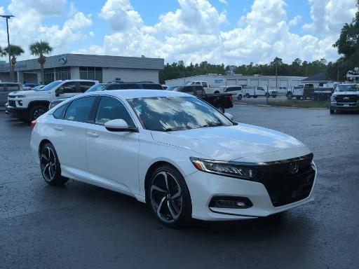 Photo of 2018 Platinum White Pearl Honda Accord