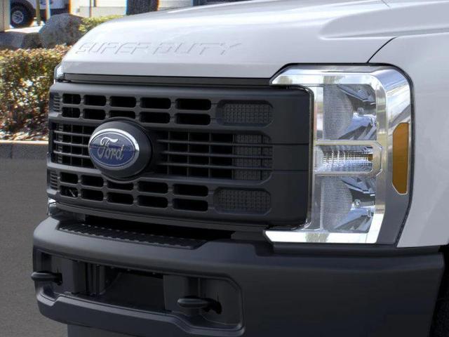 Photo of 2025 Oxford White Ford F-250