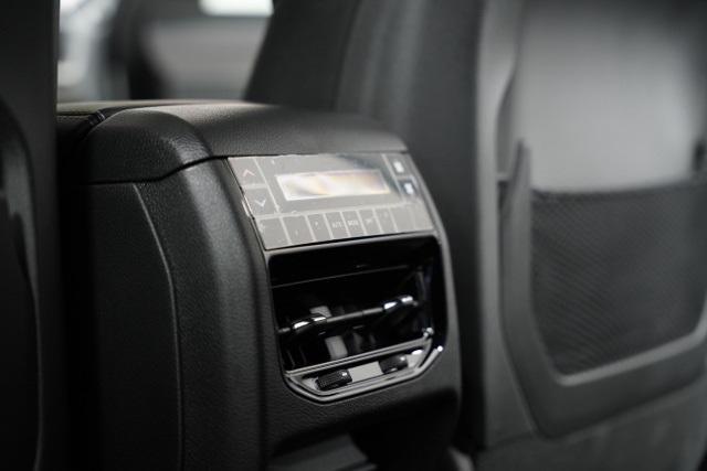 Photo of 2025 Bright White Clearcoat Jeep Grand Cherokee L