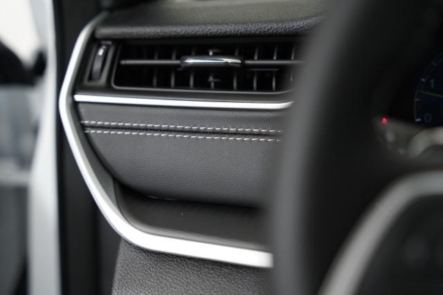 Photo of 2025 Bright White Clearcoat Jeep Grand Cherokee L