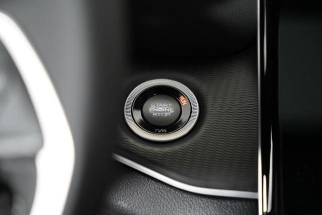 Photo of 2025 Bright White Clearcoat Jeep Grand Cherokee L
