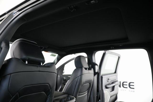 Photo of 2025 Diamond Black RAM 1500
