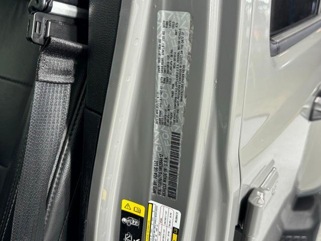 Photo of 2021 Sting Gray Clearcoat Jeep Gladiator