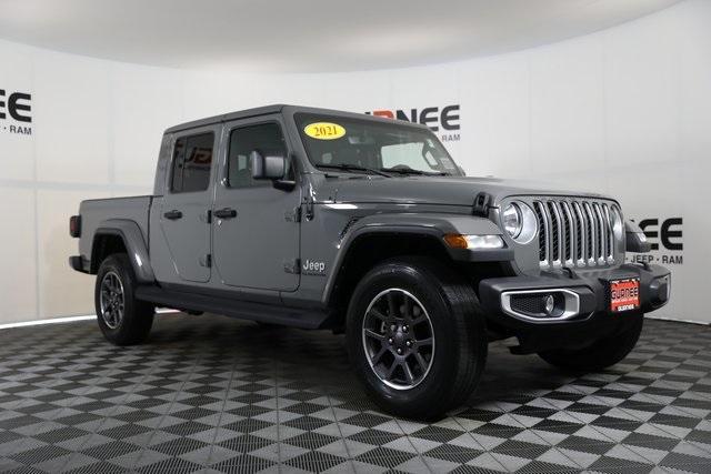 Photo of 2021 Sting Gray Clearcoat Jeep Gladiator