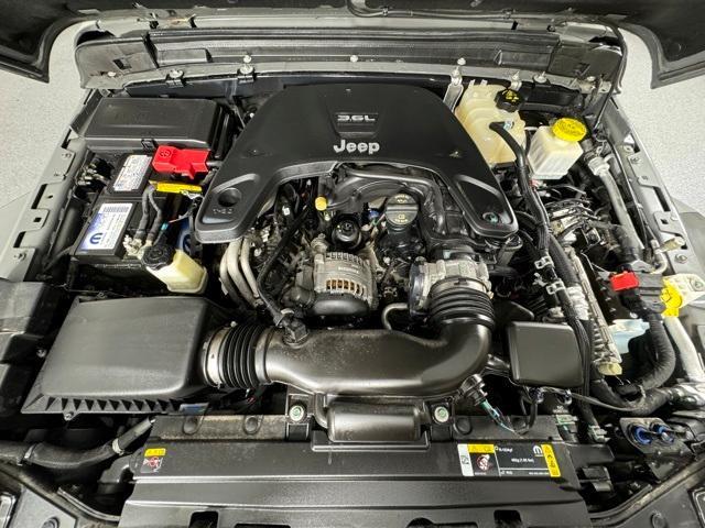 Photo of 2021 Sting Gray Clearcoat Jeep Gladiator