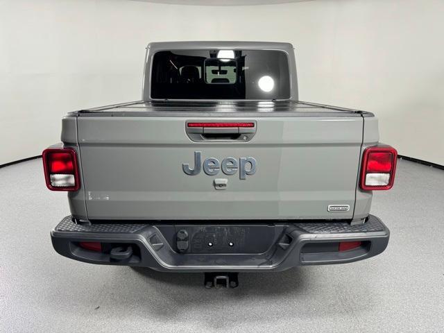 Photo of 2021 Sting Gray Clearcoat Jeep Gladiator
