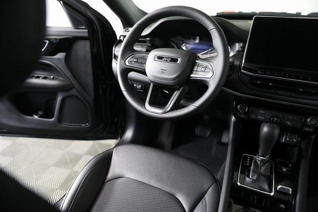 Photo of 2025 Diamond Black Jeep Compass