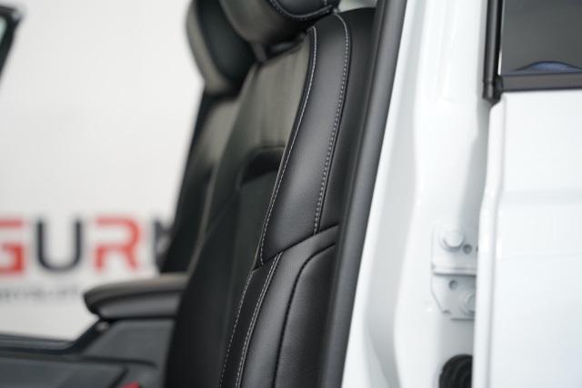 Photo of 2025 Bright White Clearcoat Jeep Grand Cherokee L
