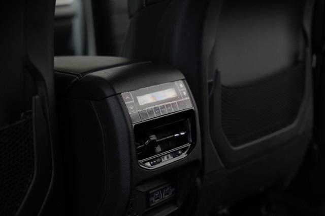 Photo of 2025 Bright White Clearcoat Jeep Grand Cherokee L
