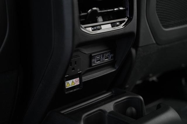 Photo of 2025 Bright White Clearcoat Jeep Grand Cherokee L