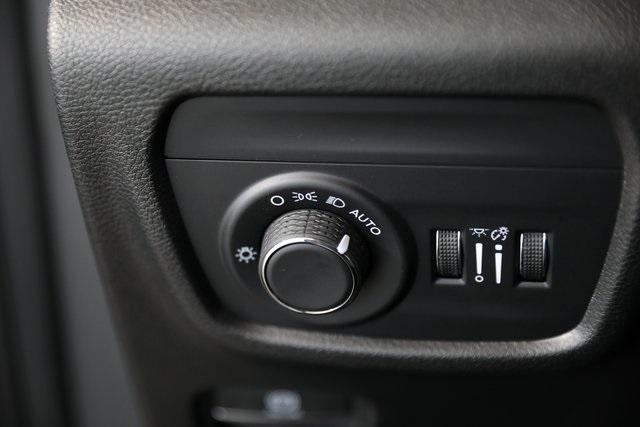 Photo of 2025 Metallic Jeep Grand Cherokee
