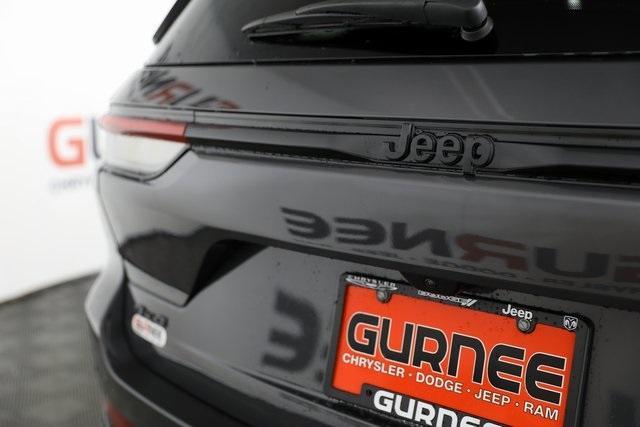 Photo of 2025 Metallic Jeep Grand Cherokee