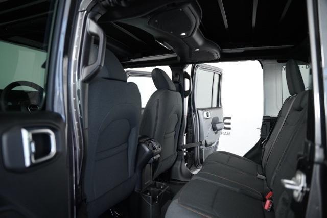 Photo of 2025 Granite Crystal Clearcoat Metallic Jeep Wrangler