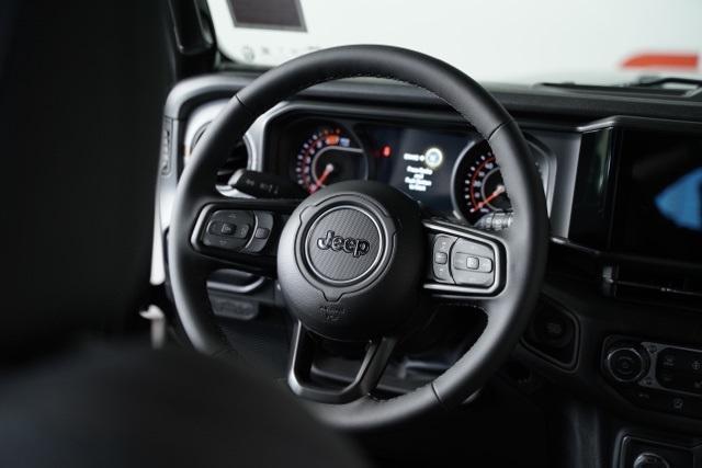 Photo of 2025 Granite Crystal Clearcoat Metallic Jeep Wrangler