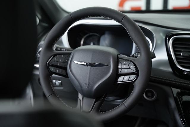 Photo of 2025 Bright White Clearcoat Chrysler Pacifica Hybrid