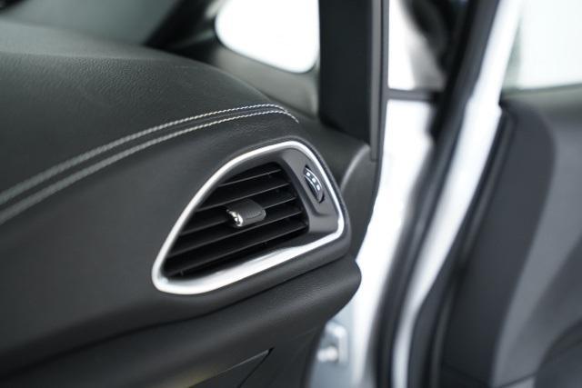 Photo of 2025 Bright White Clearcoat Chrysler Pacifica Hybrid